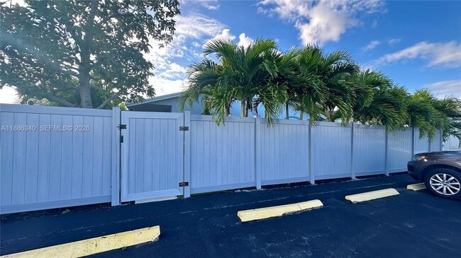 Photo - 1109 NE 6th Ave Unit 2