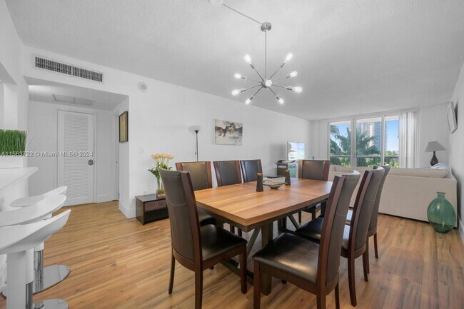 Photo - 19370 Collins Ave Unidad 422