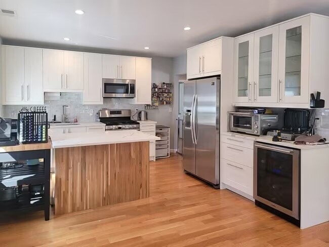 576 Lagrange St Unit 576