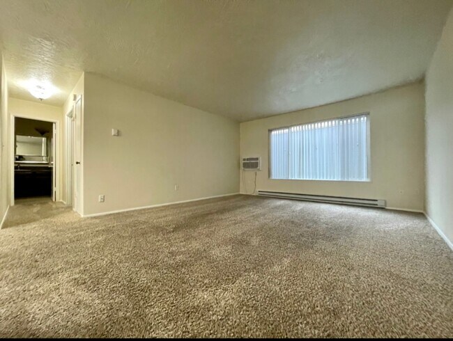 Photo - Montavilla 1 Bedroom Main Floor Apartment w/ A/C and Off Street Parking~ PETS WELCOME! 95 Walkscore! Unit 9041