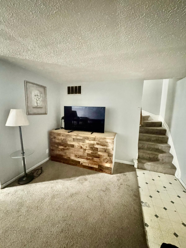 Photo - 105 Buckeye Cir