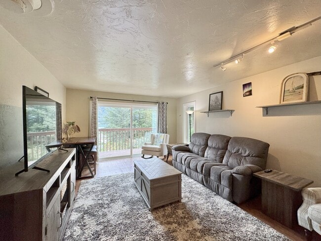 2579 Douglas Hwy
