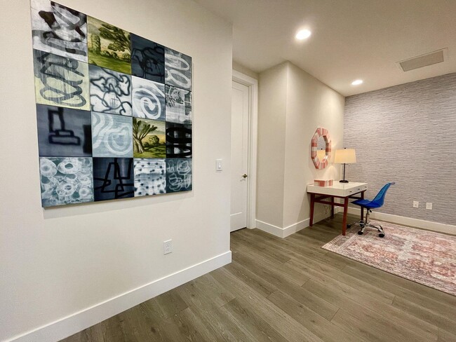 Photo - 3860 Lambert Ave