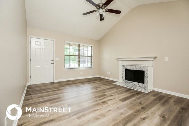 Photo - 214 Riverwood Dr