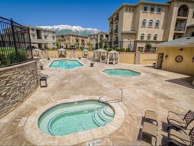 Building Photo - Beautiful 3 Bedroom 2 Bath Torino Village Condo in North Orem