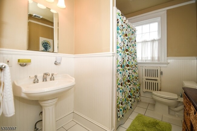 Photo - 123 Baker St