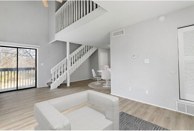 Building Photo - Hillcrest Estates