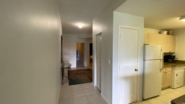 Photo - 2060 Greenview Shores Blvd Unidad 311