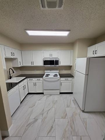 Photo - 404 Central Park Dr