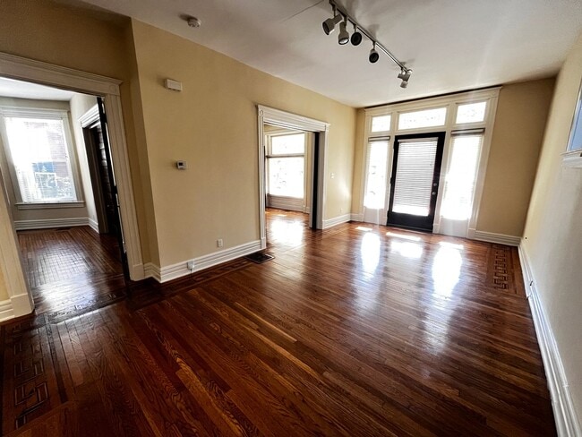 Photo - 1921 Frankfort Ave Unidad 1921 Frankfort Ave - 1