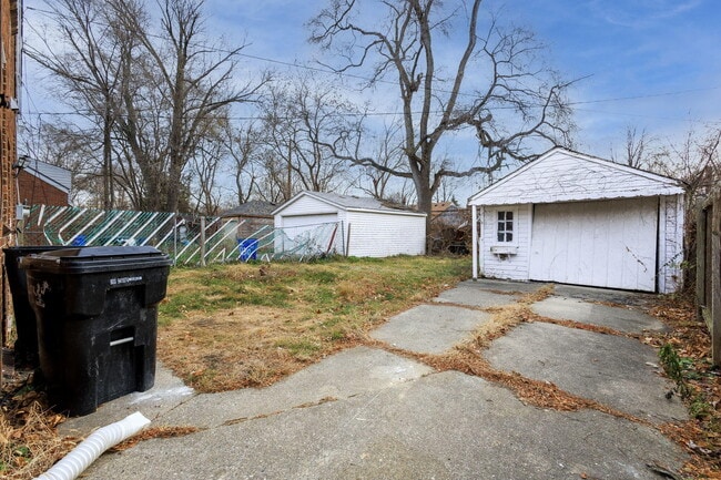 Photo - 11222 Wayburn St