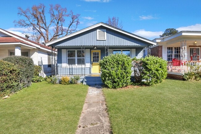 Photo - 3 BED | 2 BATH | REAR OFF-STREET PARKING |...