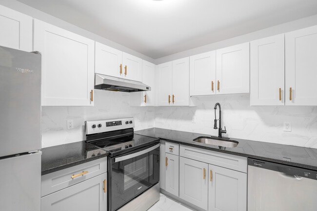 Building Photo - 280 Collins St Unit 203