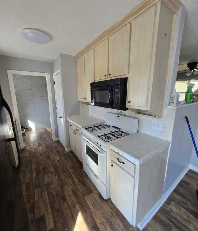 Photo - 310 S Wickham St