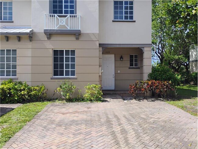 Building Photo - 1115 Lucaya Dr