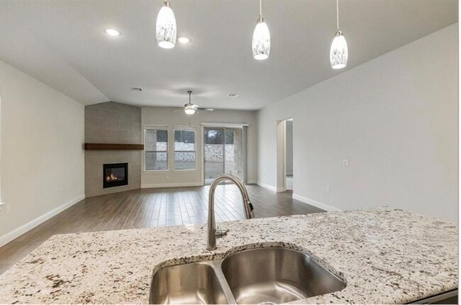 Photo - 218 Gulfton St