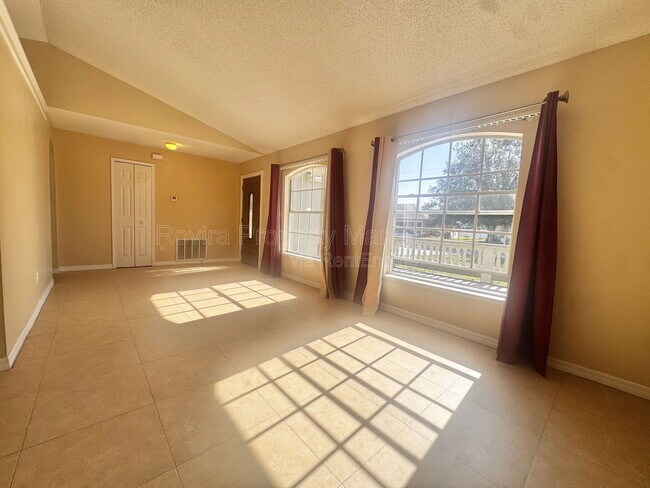 Photo - 116 Barrington Dr