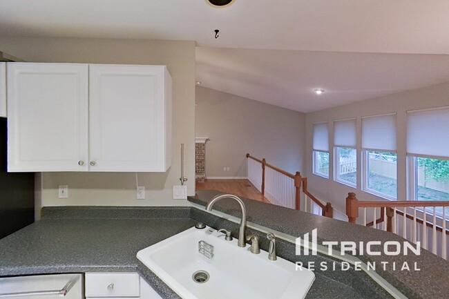 Photo - 935 Squirrels Nest Ct