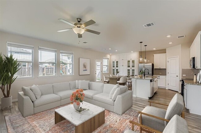 Building Photo - 121 Morning Dawn Ln