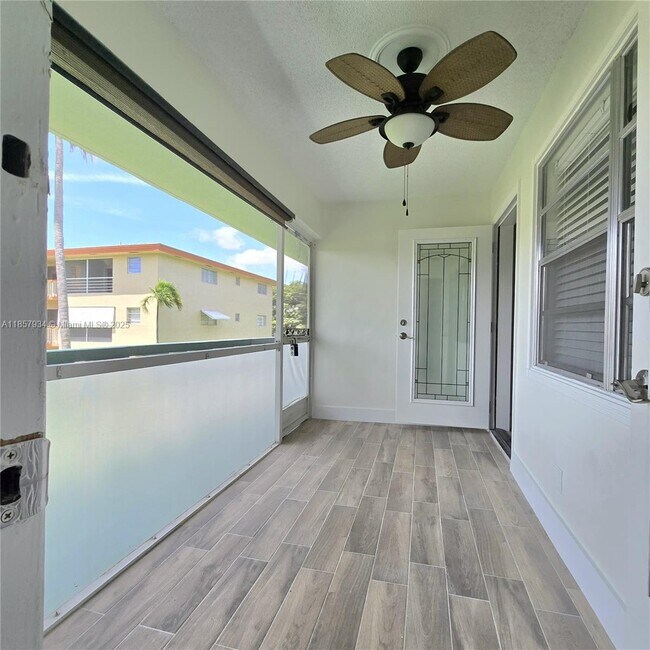 Photo - 5300 Washington St Unit I205