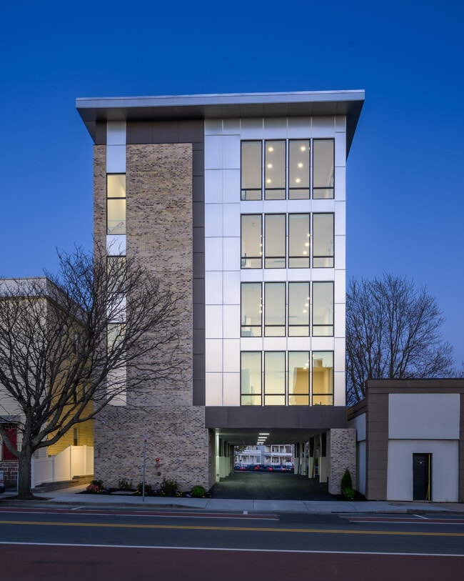 Photo - 319 Broadway