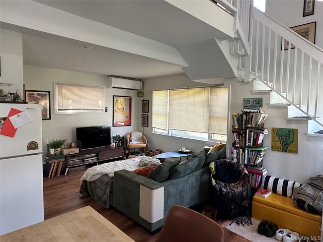 Photo - 11 Upper Hillman Rd