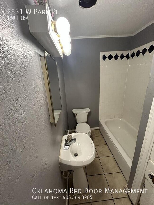 Photo - 2531 W Park Pl