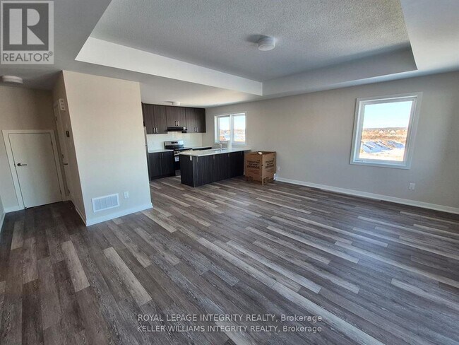 Photo - 316 Parnian Private