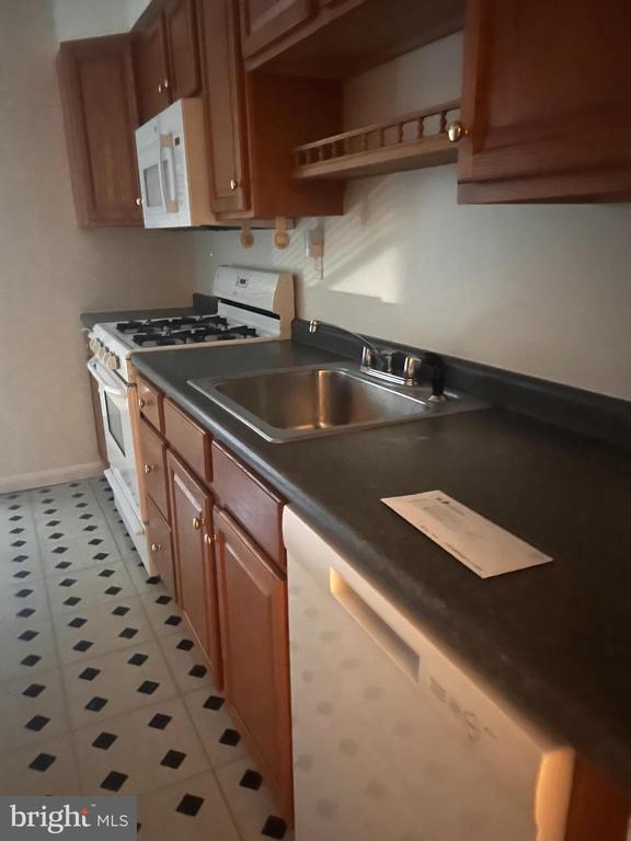 Photo - 329 Shawmont Ave Unidad 1E6--329 F