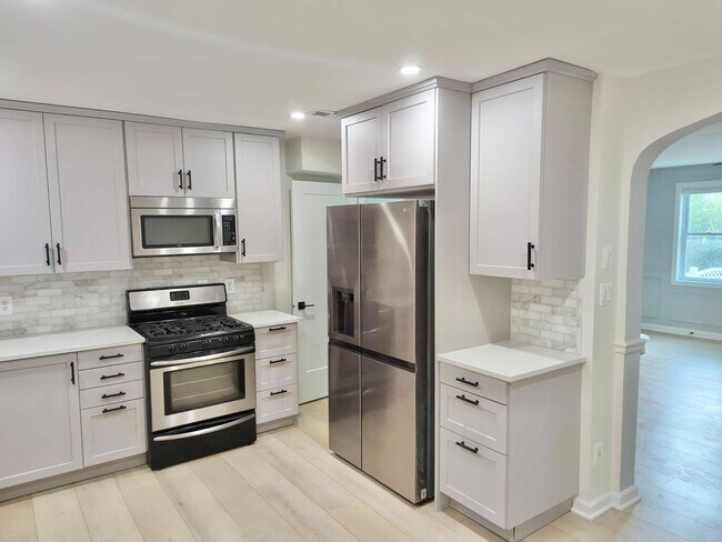 Photo - OLD TOWN ALEXANDRIA - MINUTES TO METRO AND PENTAGON