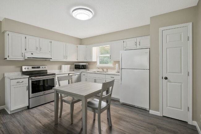 Photo - 2 Bed 2 Bath Corporate / Seasonal / Mid-term Lease Available Unit A