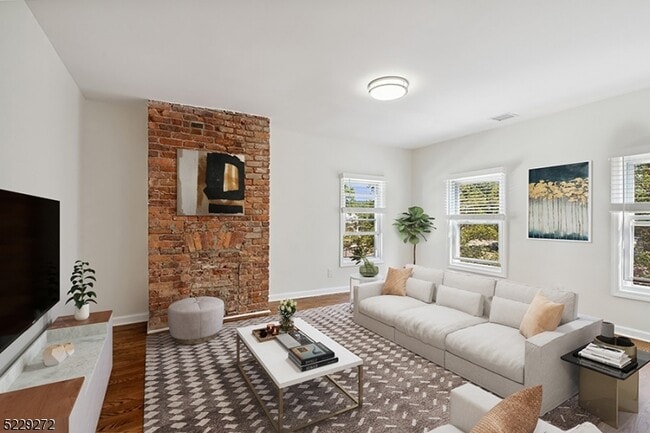 Photo - 14 Munn St Apartment Unit C
