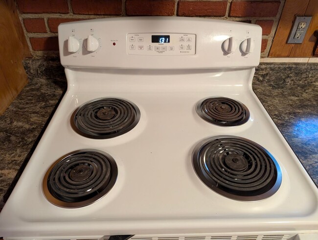 Photo - 3 Bedroom, 1.5 Bath Home with HVAC & Fence...