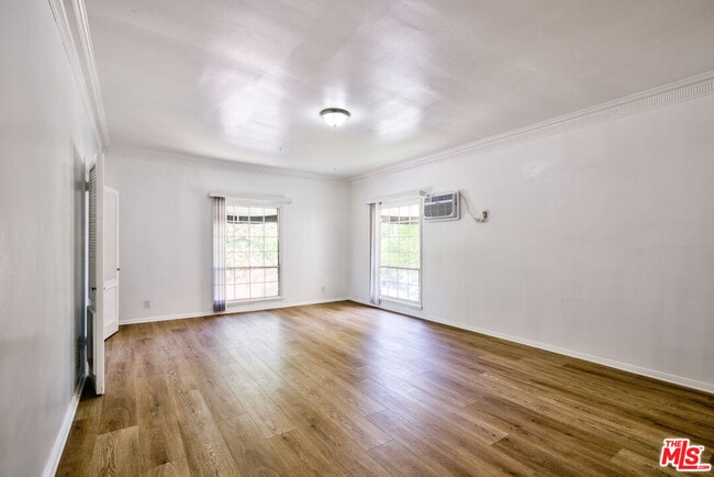 Photo - 203 S Doheny Dr Unit 1/2