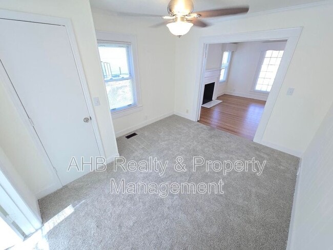 Photo - 621 Grace Ave