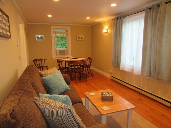 Photo - 5443 Post Rd