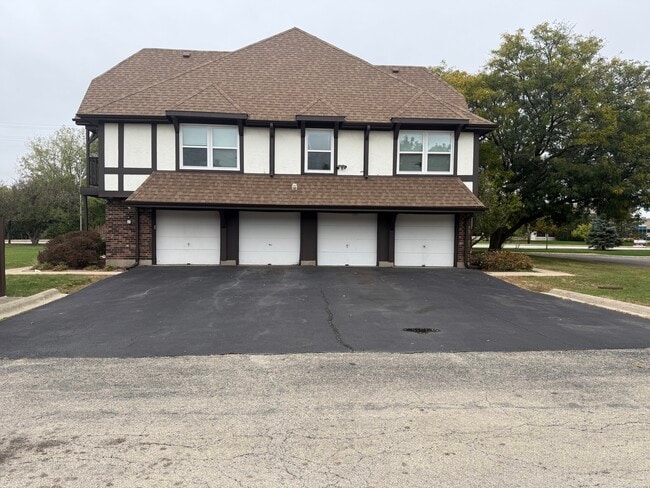 Building Photo - 1642 Country Lakes Dr