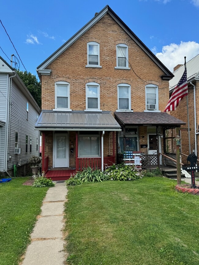 Front of House - 401 N Grant Ave House