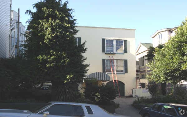 1025 Steiner
