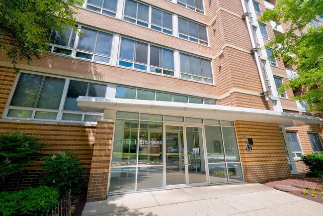 Modern Comfort 2BD/1BTH in Navy Yard & So... - Modern Comfort 2BD/1BTH  in Navy Yard & So... Apartment
