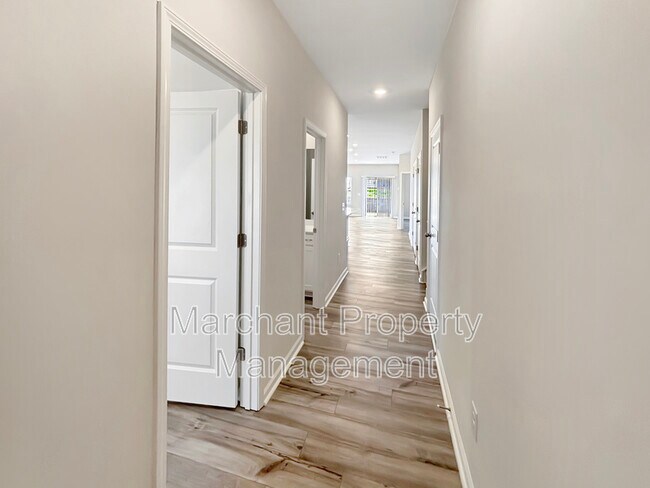 Photo - 415 Batten Rd