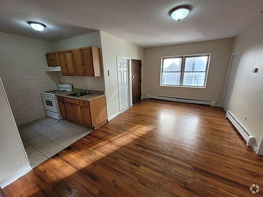 Building Photo - 2 bedroom in BRONX NY 10453 Unit 3F Rental