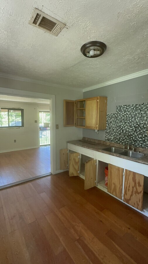 Photo - 1004 Lanier Ave