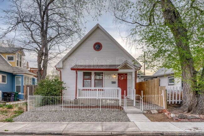 Photo - 654 Meade St