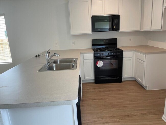 Photo - 440 Jewett Meadow Dr