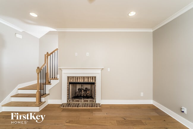 Photo - 1320 Shades Terrace