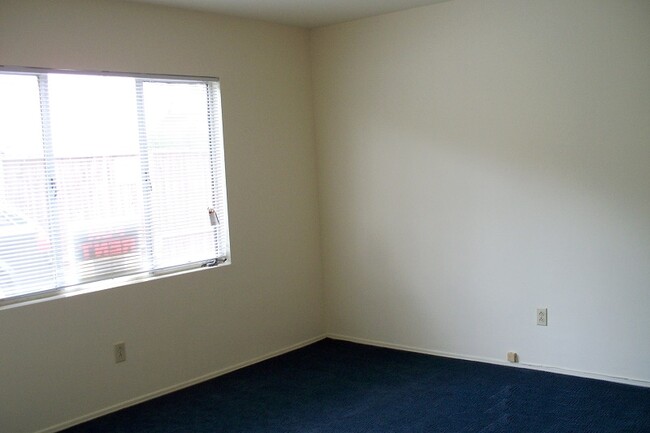 Building Photo - 351 Hermosa Ave Unit c Rental