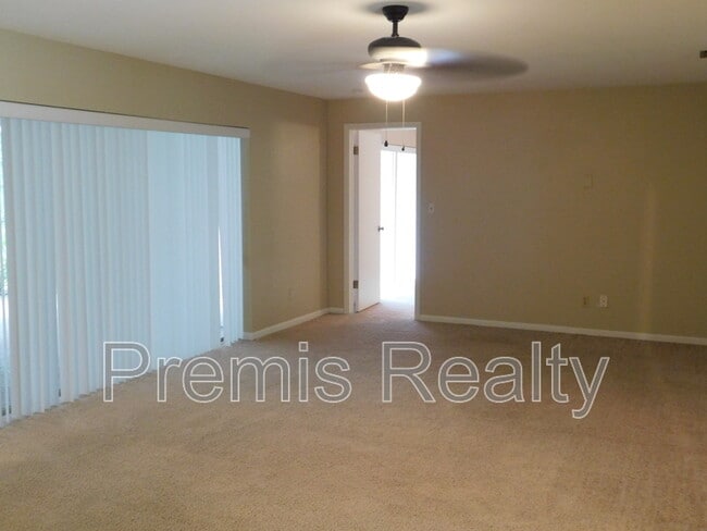 1840 Oak Forest Dr W