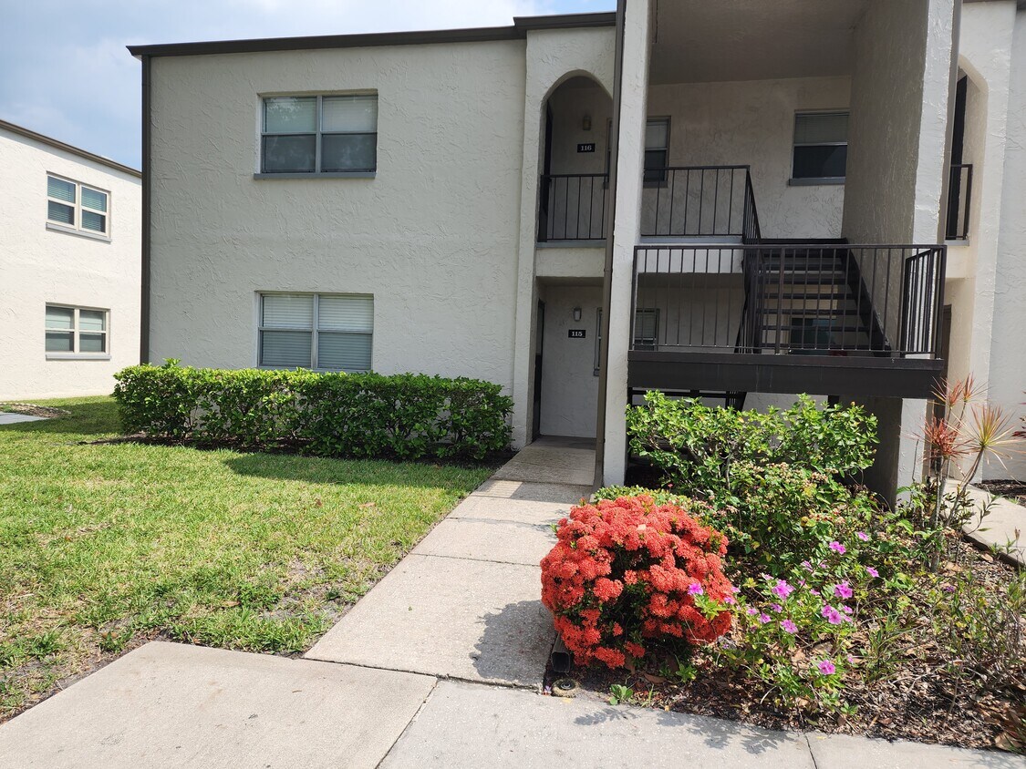 Photo - 7701 Starkey Rd (Seminole, FL)