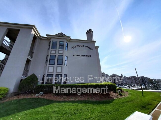 Photo - 405 Harbour Point Condo